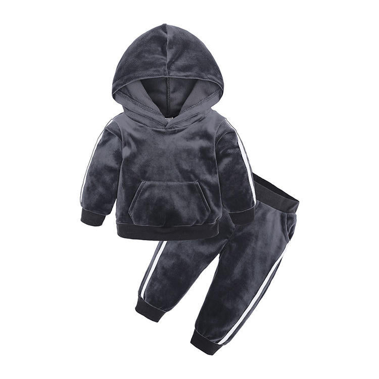 Baby winter outfit for boys & girls with a hood and matching pants.