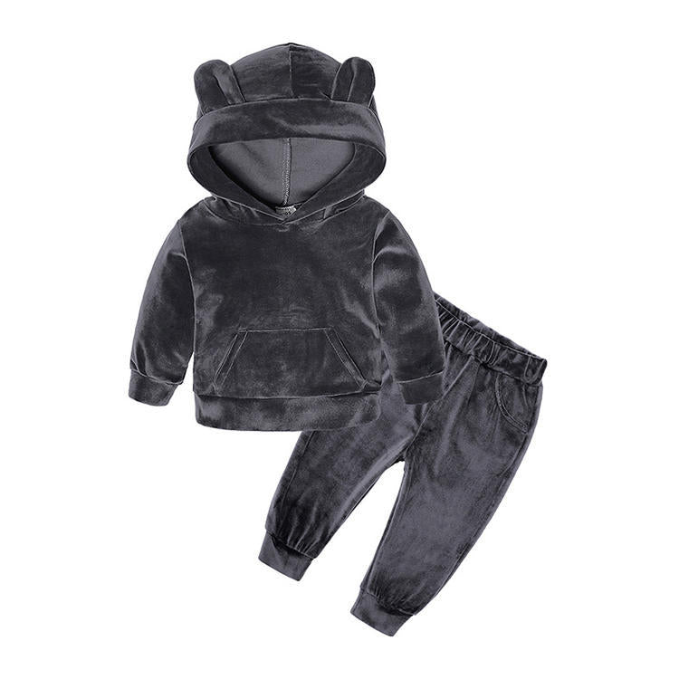 Baby winter outfit for boys & girls with a hood and matching pants.